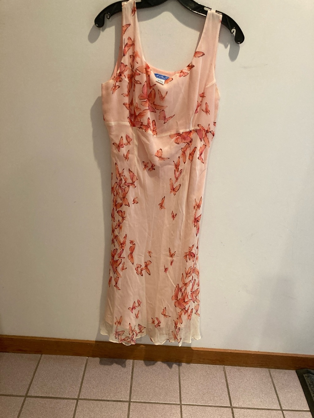 Beautiful womans SILK Dresse Size 12